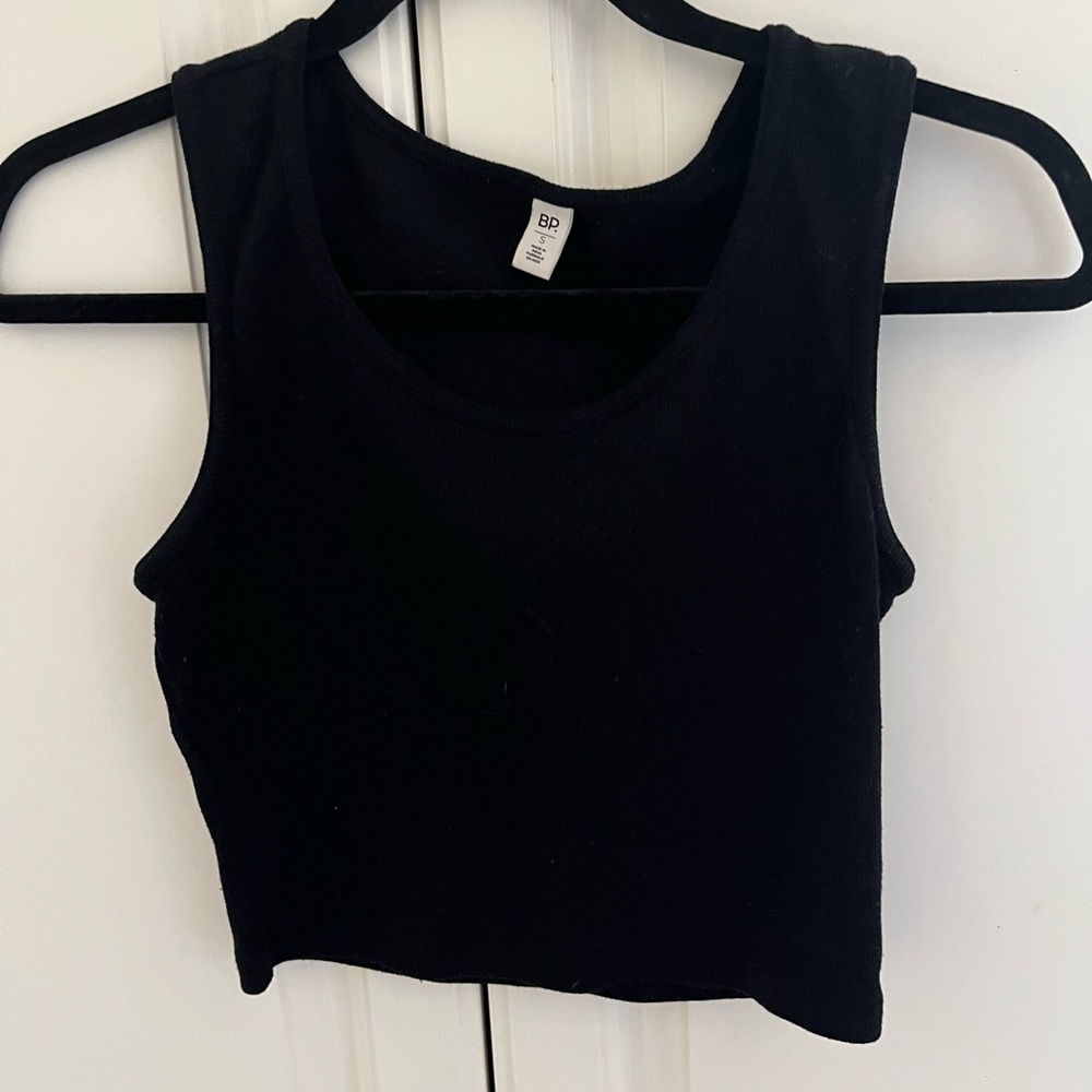 Black cropped tank top
